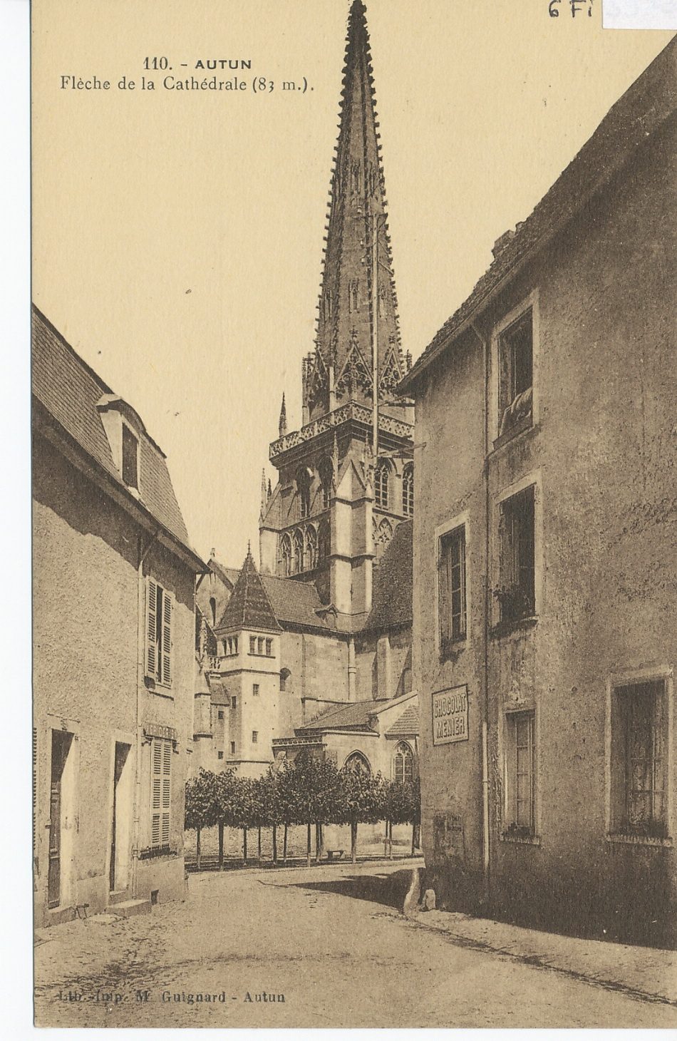 Autun. Flèche de la cathédrale (83 m.).