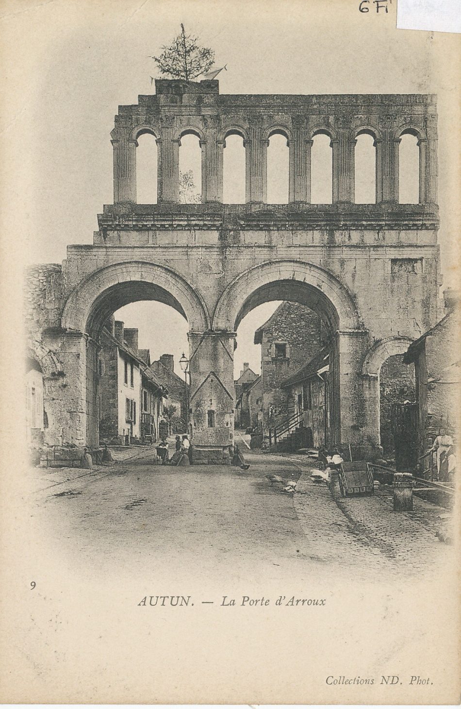 Autun. La porte d'Arroux.