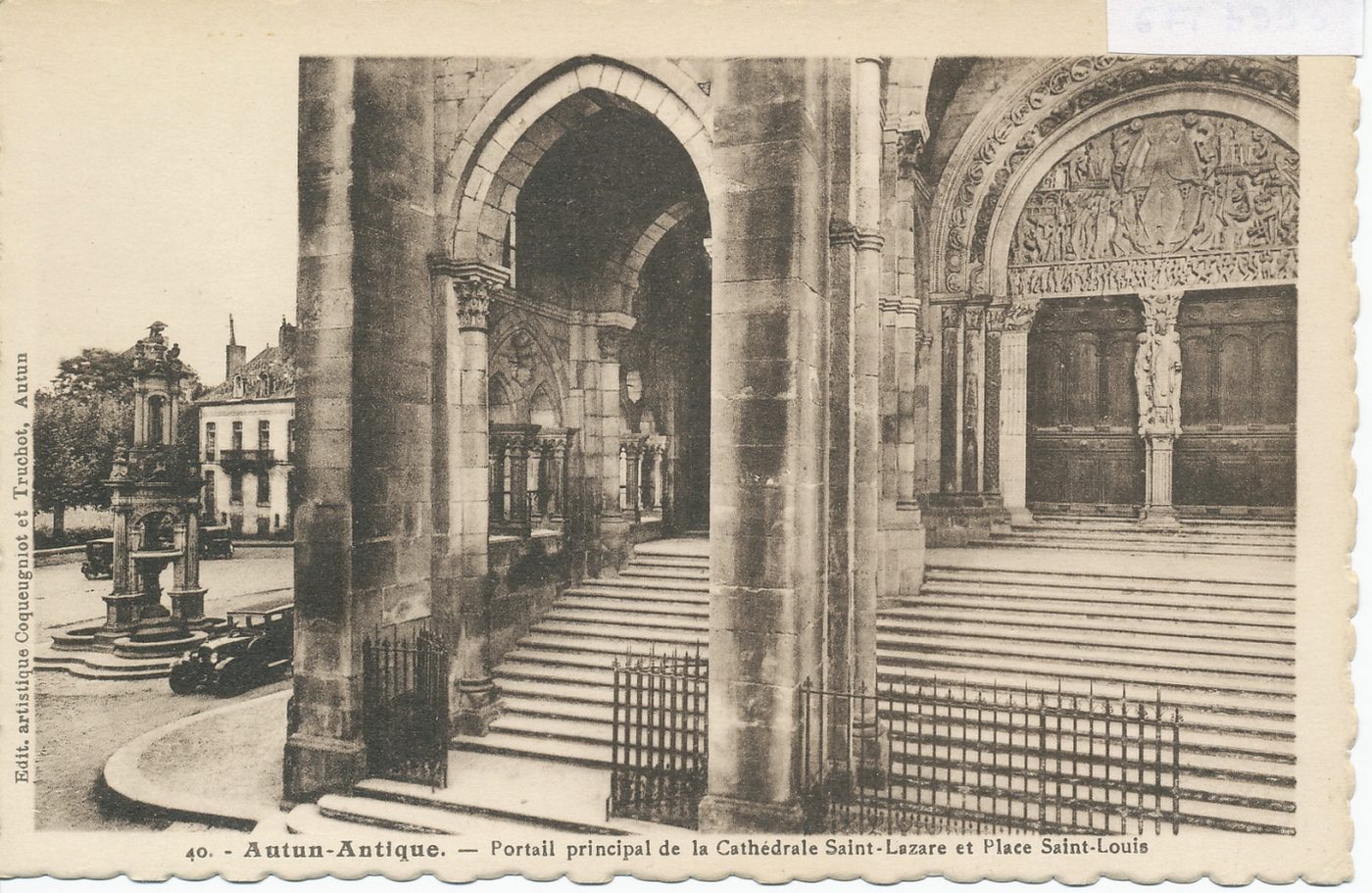 Autun antique. Portail principal de la cathédrale Saint-Lazare et place Saint-Louis.