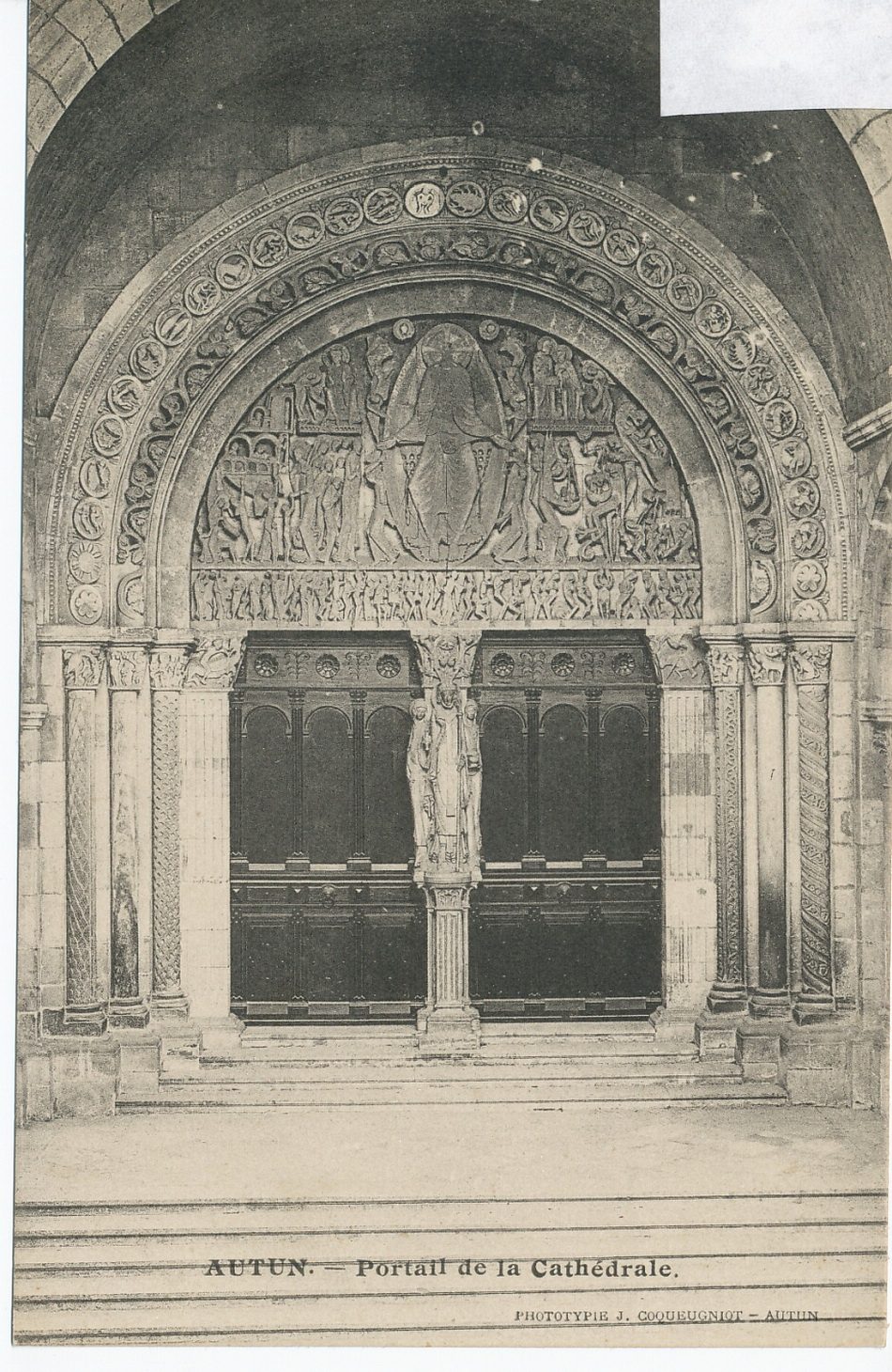 Autun. Portrait de la cathédrale.