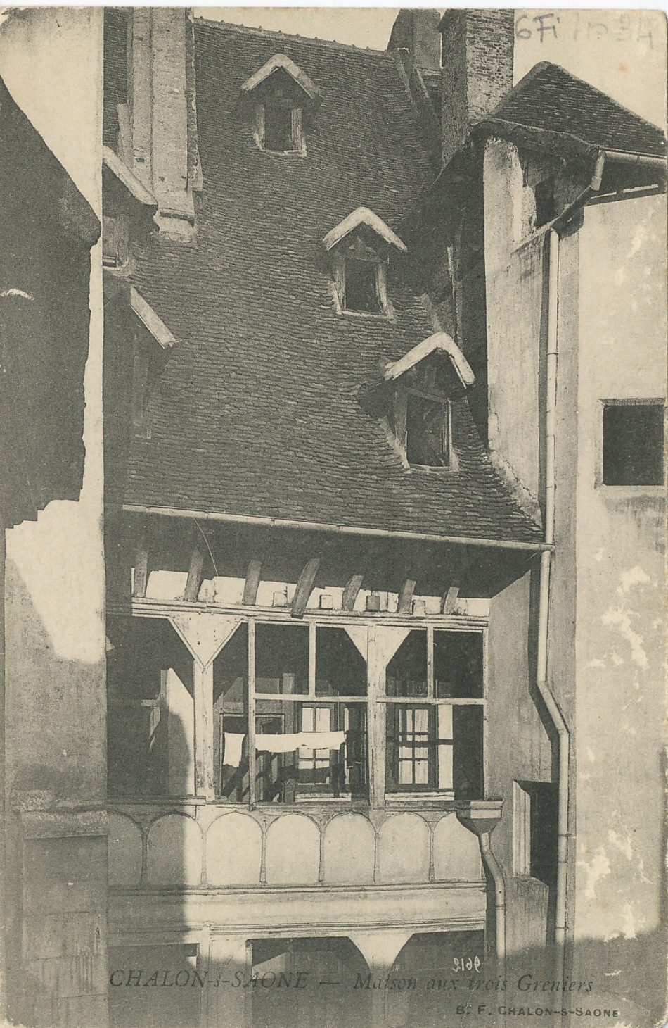 Chalon-sur-Saône. Maison aux Trois greniers.