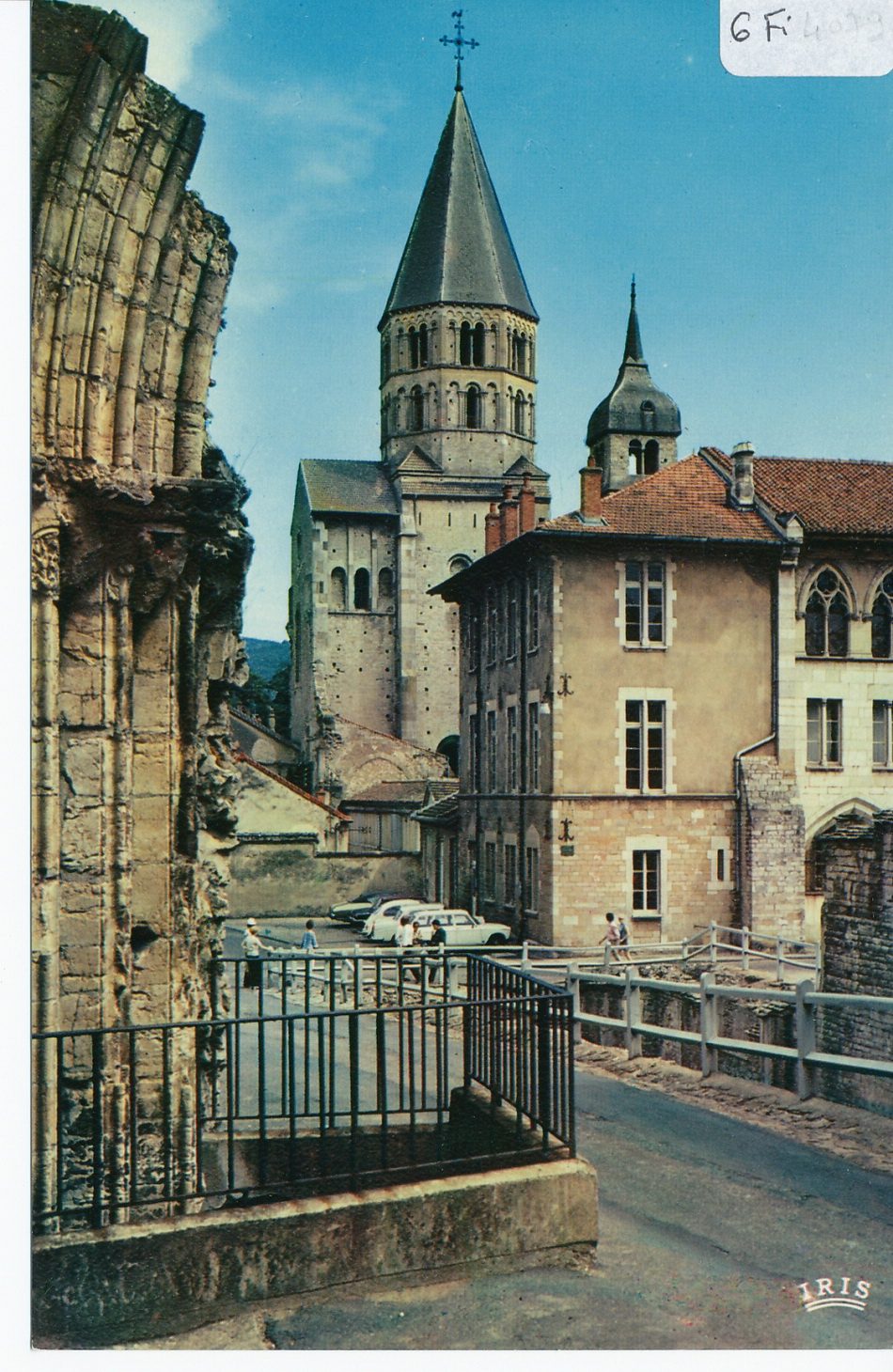 Cluny. L'abbaye. Clocher de l'Eau Bénite (12e s.).