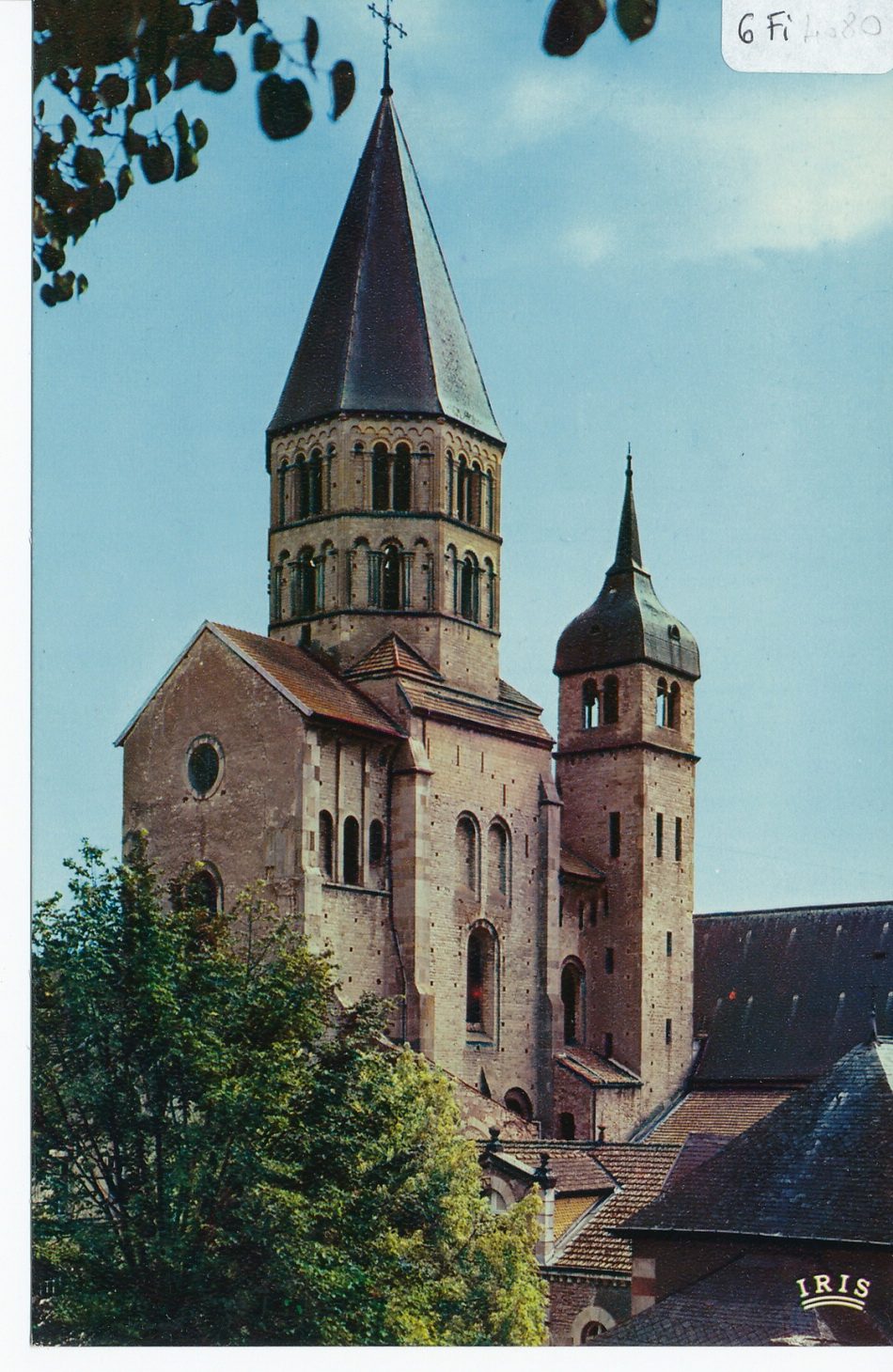 Cluny. L'abbaye. Clocher de l'eau bénite (12e s.).