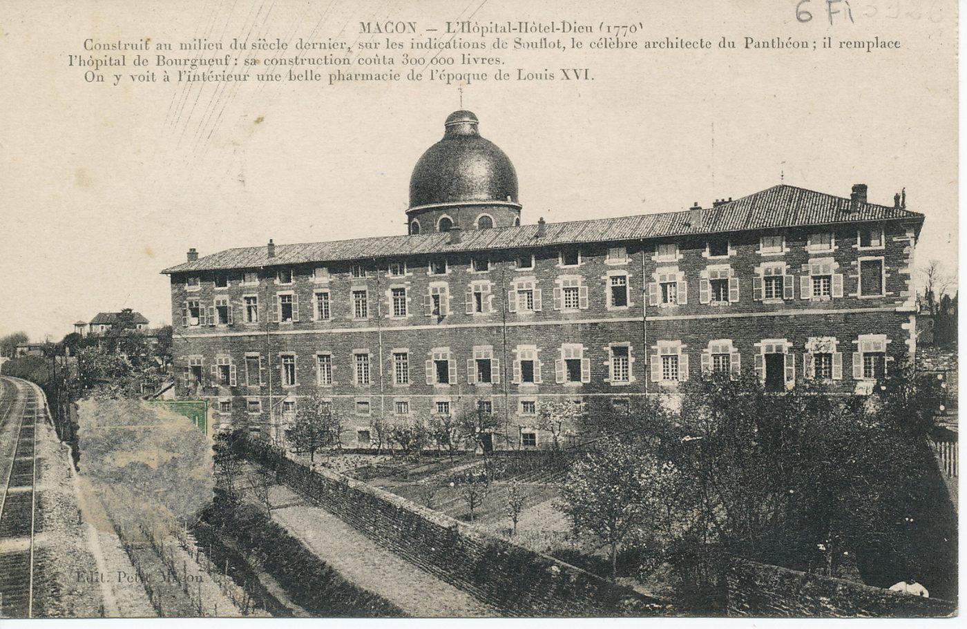 Mâcon. L'hôpital hôtel-Dieu (1770). Construit au milieu du siècle dernier, sur les indications de Soufflot, le célèbre architecte du Panthéon ; il remplace l'hôpital de Bourgneuf : sa construction coûta 300 000 livres. On y voit à l'intérieur une belle pharmacie de l'époque de Louis XVI.