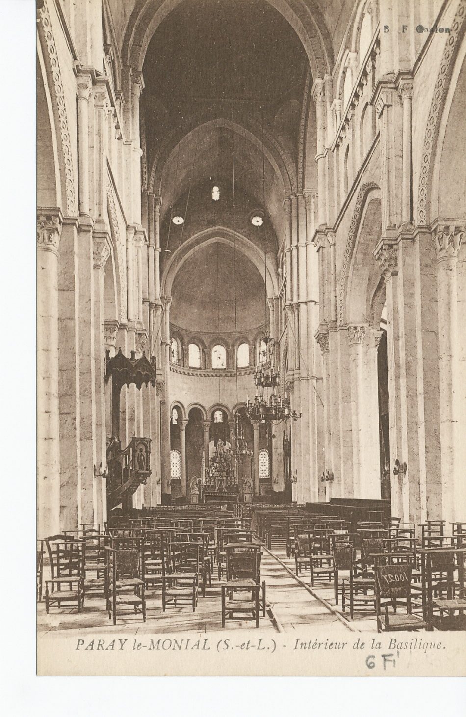 Paray-le-Monial. Intérieur de la basilique.