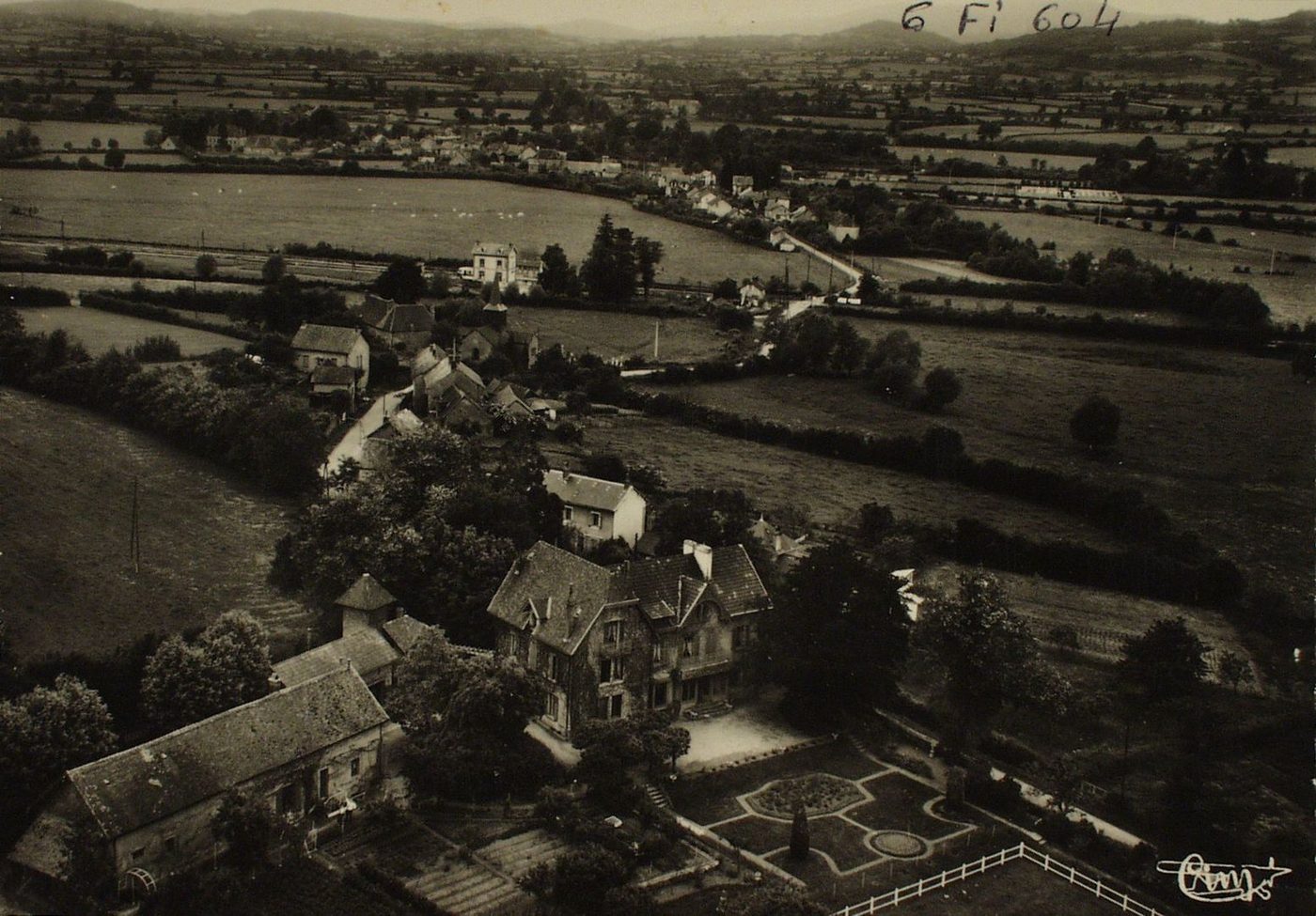 Brion. Vue générale aérienne.