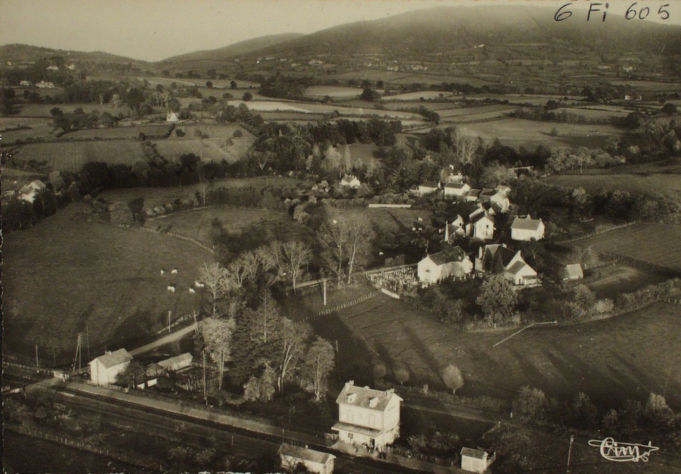 Brion. Vue générale aérienne.