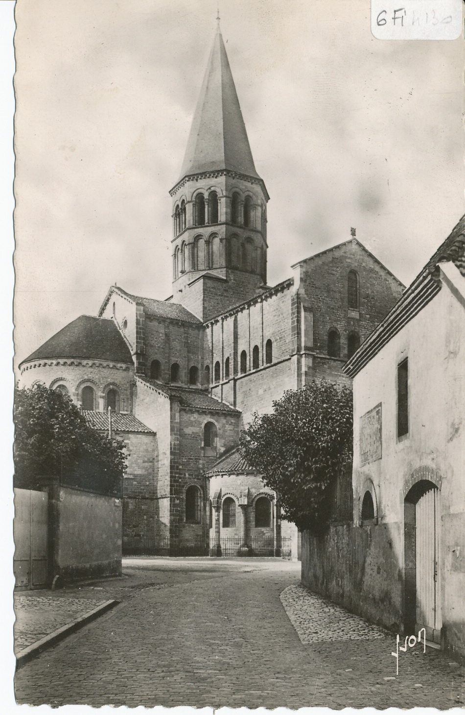 Paray-le-Monial. La basilique (XIe s.)