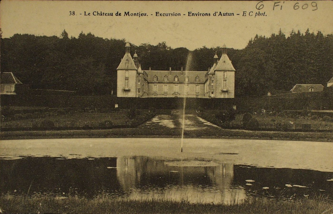 Le château de Montjeu. Excursion. Environs d'Autun.