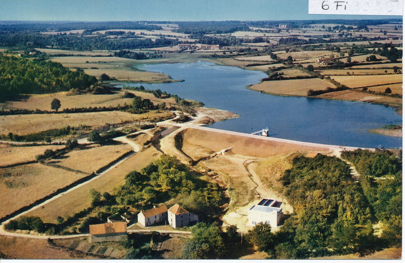 Saint-Pierre-de-Varennes. Barrage de Brandon. Vue aérienne.