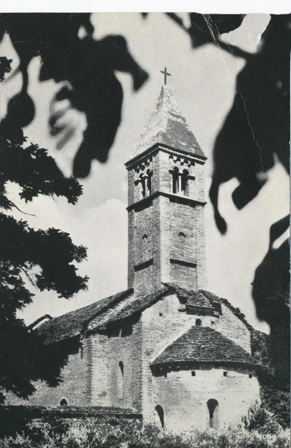 Taizé Communauté, église romane.