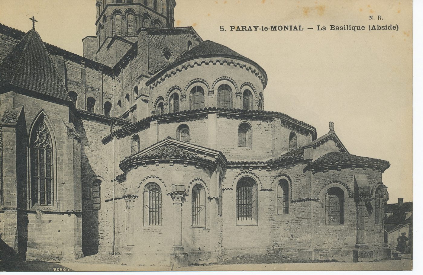 Paray-le-Monial. La basilique (abside).