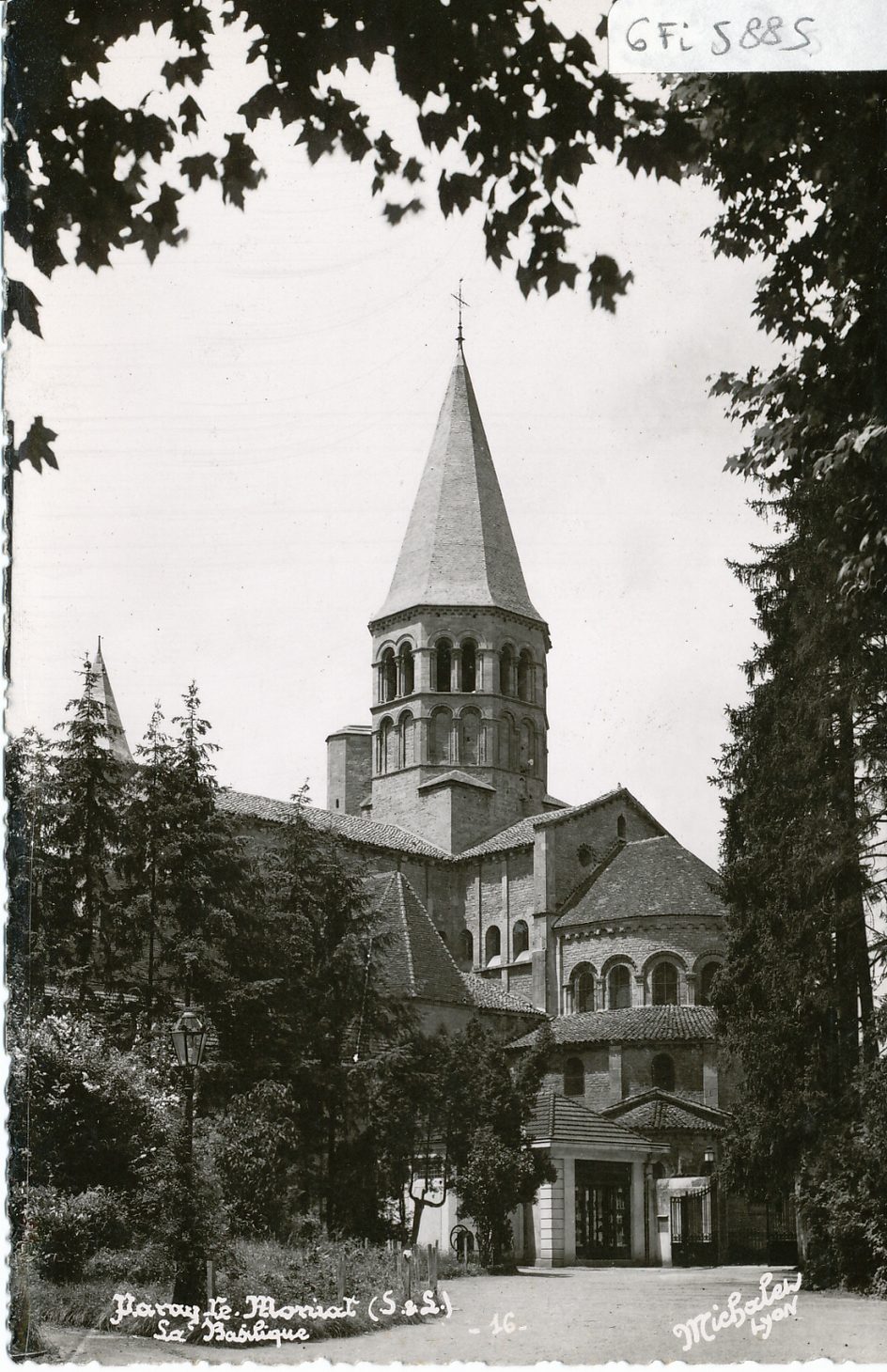 Paray-le-Monial. La basilique.