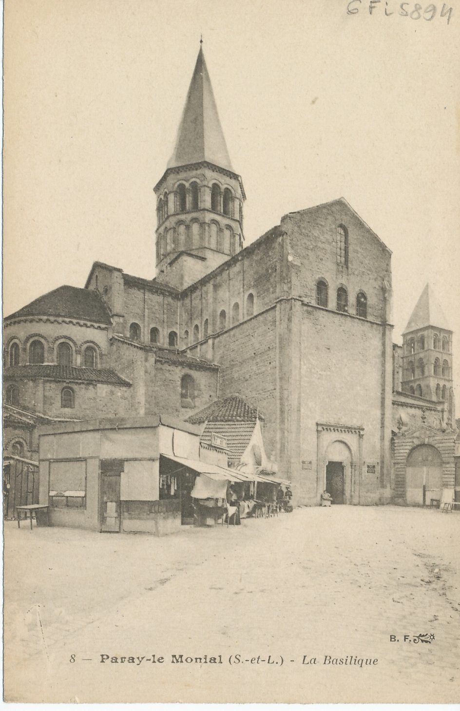 Paray-le-Monial. La basilique.