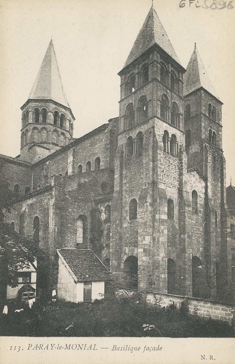 Paray-le-Monial. Basilique, façade.