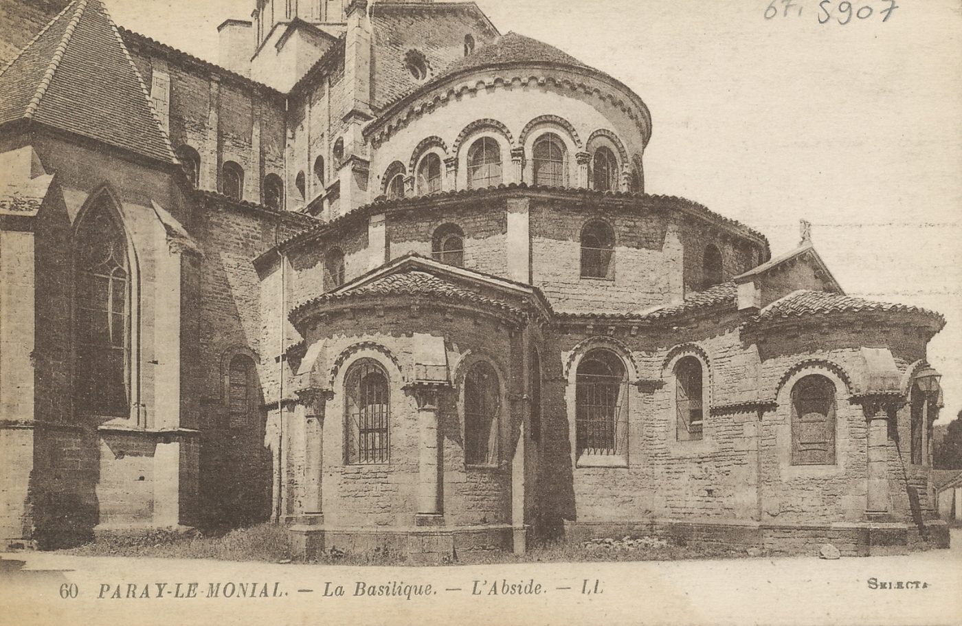 Paray-le-Monial. La basilique. L'abside.