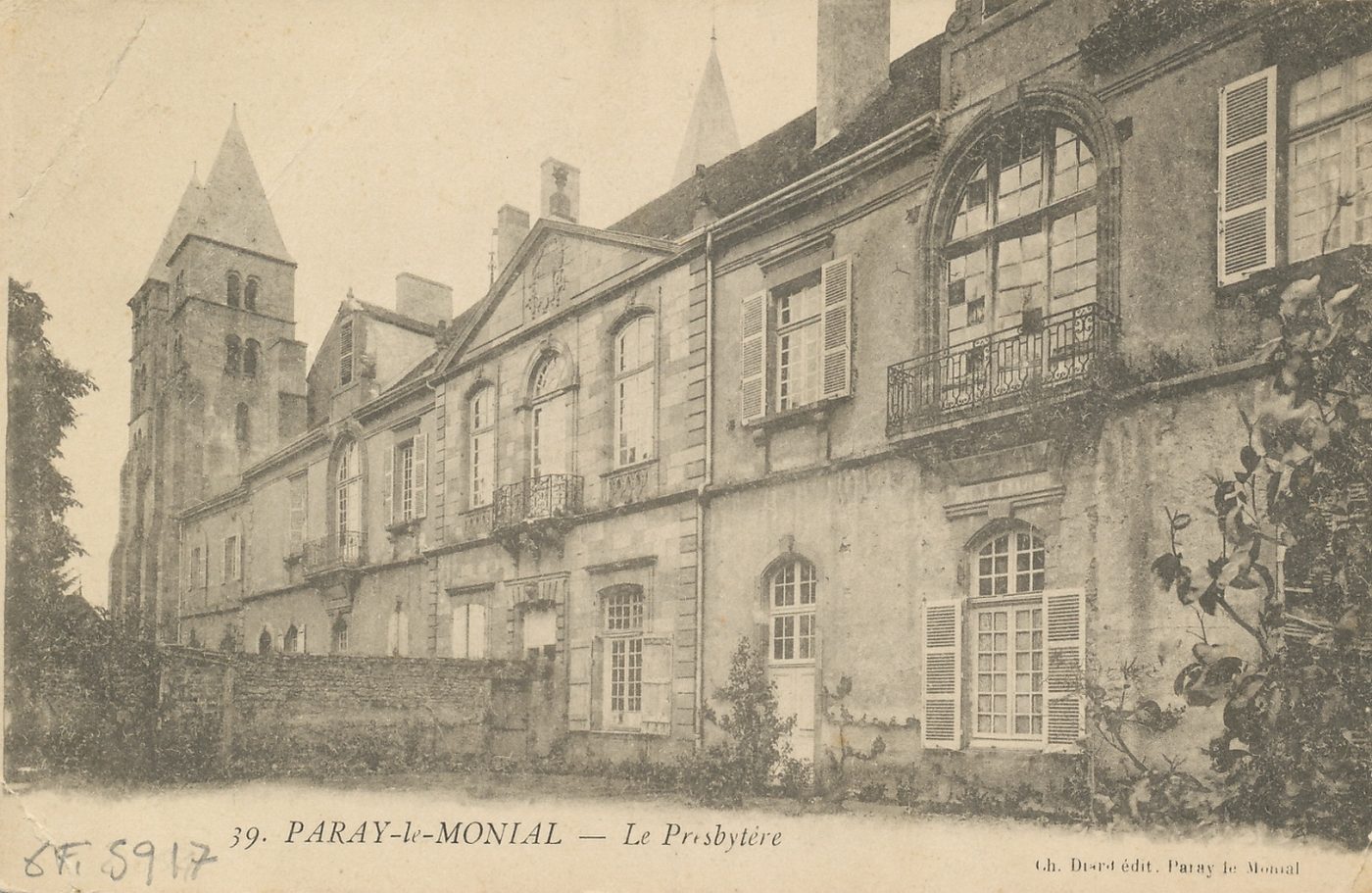 Paray-le-Monial. Le presbytère.