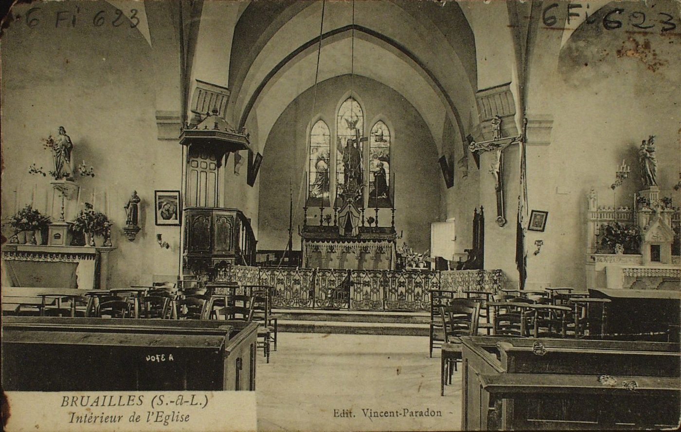 Bruailles. Intérieur de l'église.