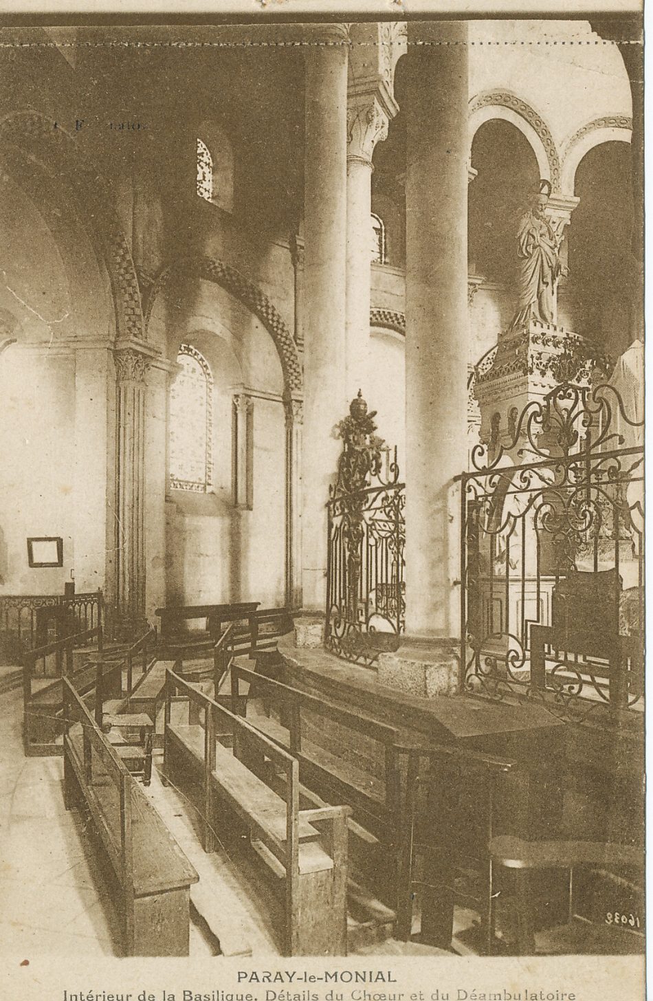 Paray-le-Monial. Intérieur de la basilique. Détails du choeur et du déambulatoire.