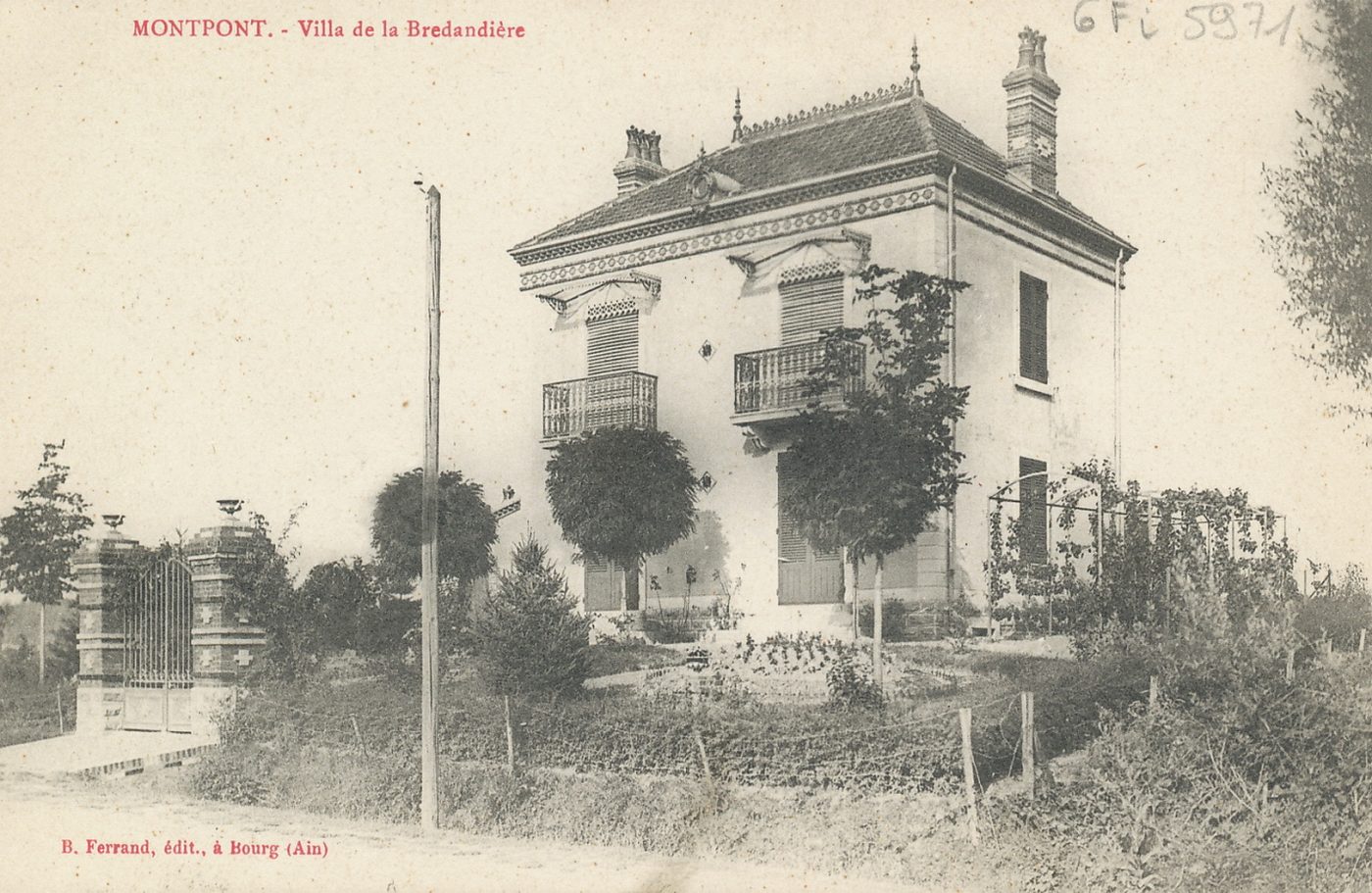 Montpont. Villa de la Bredandière.