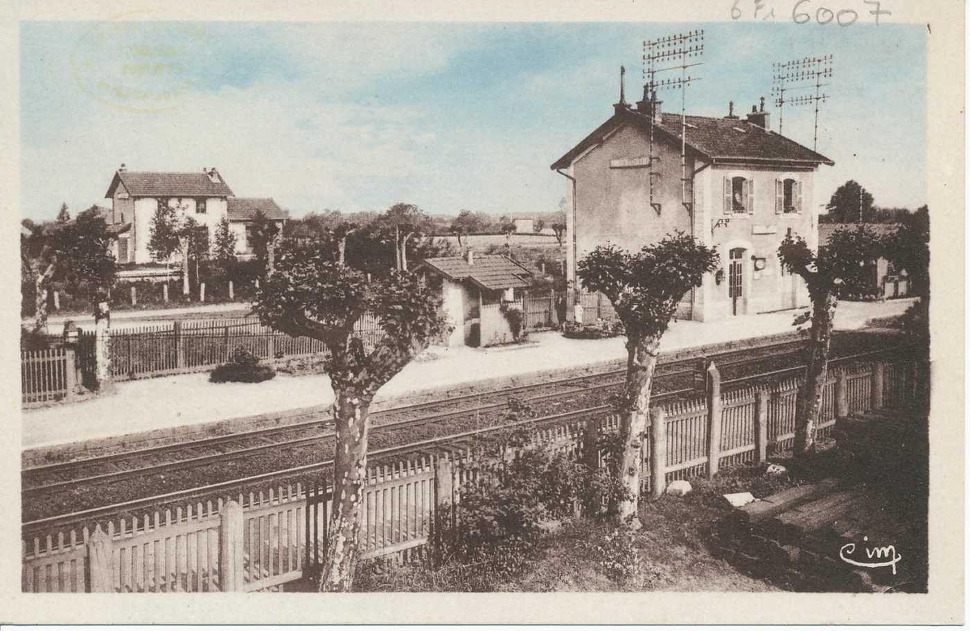Dommartin-lès-Cuiseaux. Les 2 gares.