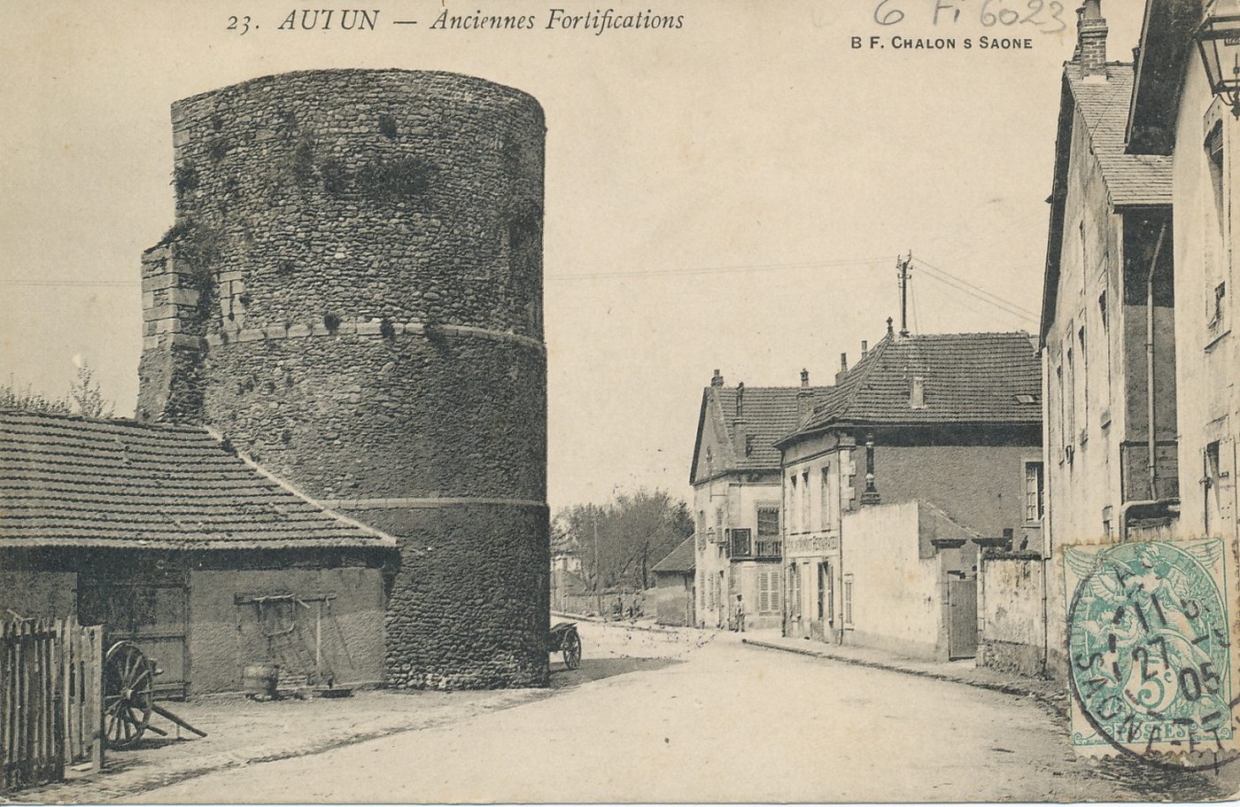 Autun. Anciennes fortifications.