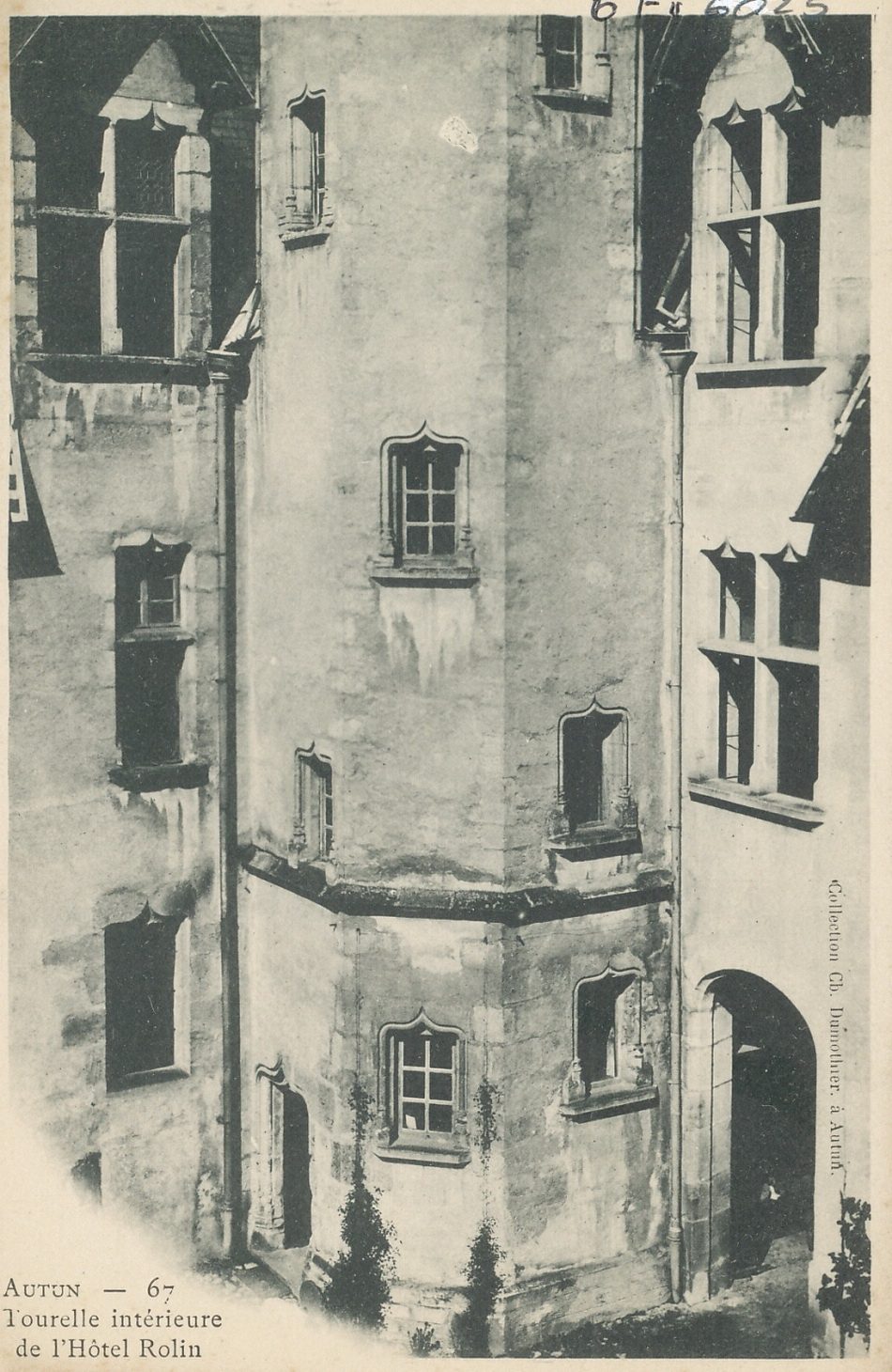 Autun. Tourelle intérieure de l'hôtel Rolin.