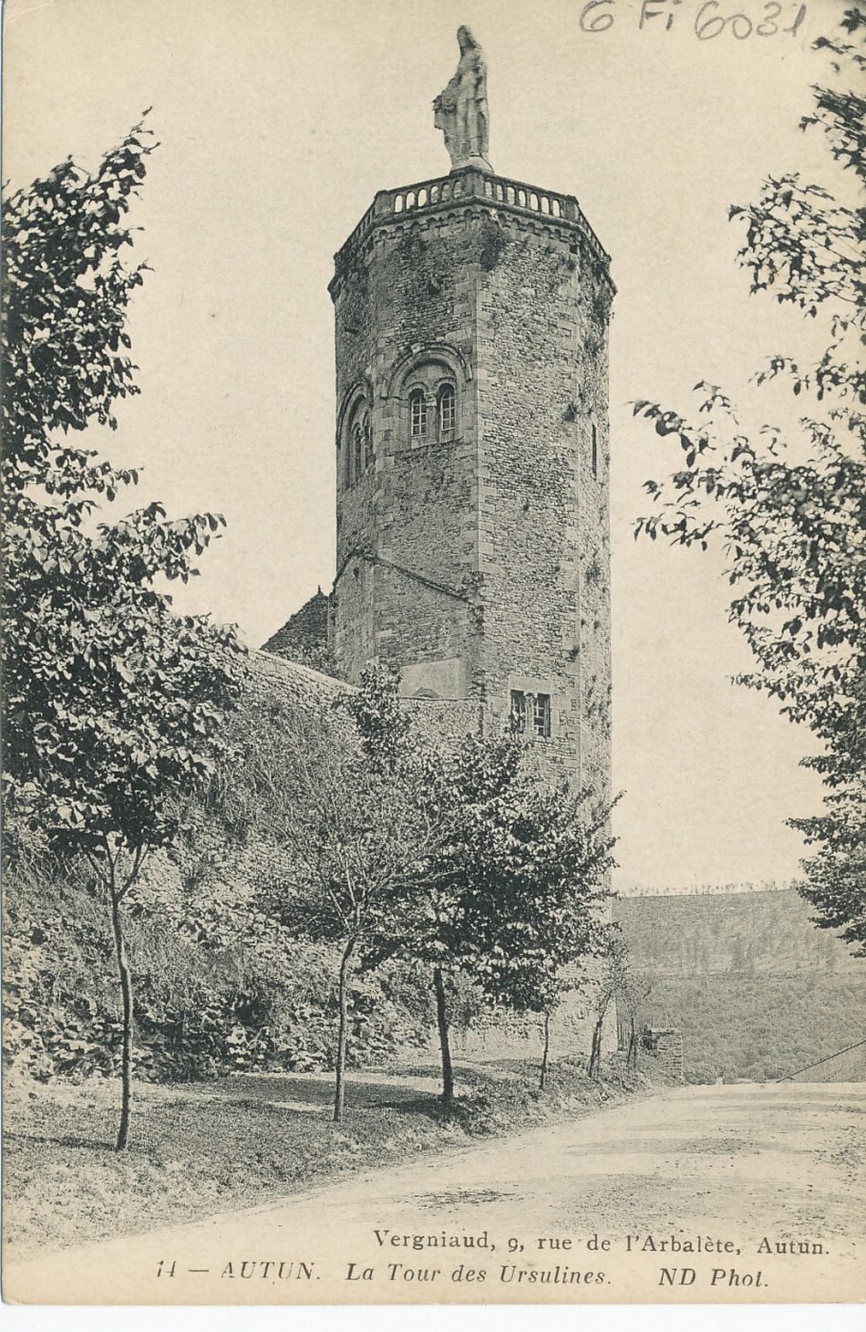 Autun. La tour des Ursulines.