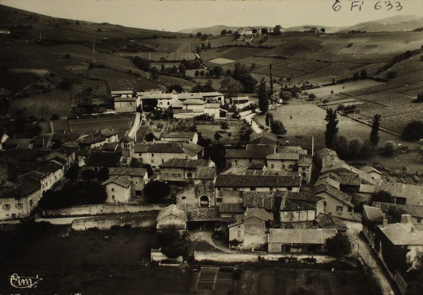 Bussières. Vue générale aérienne.