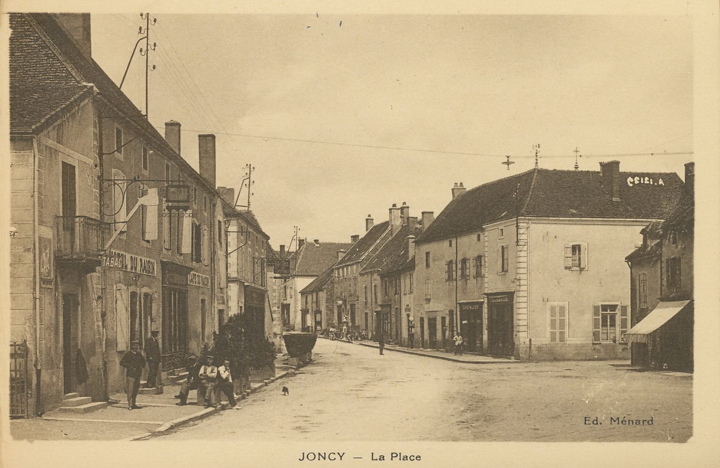 Joncy. La place.