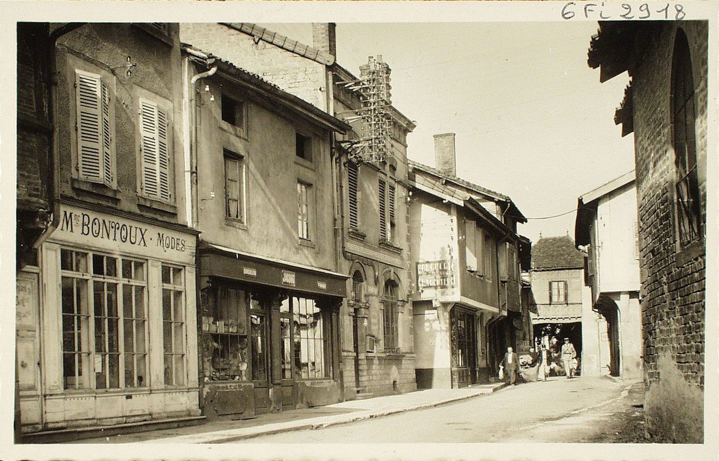 Romenay. Rue de la poste.