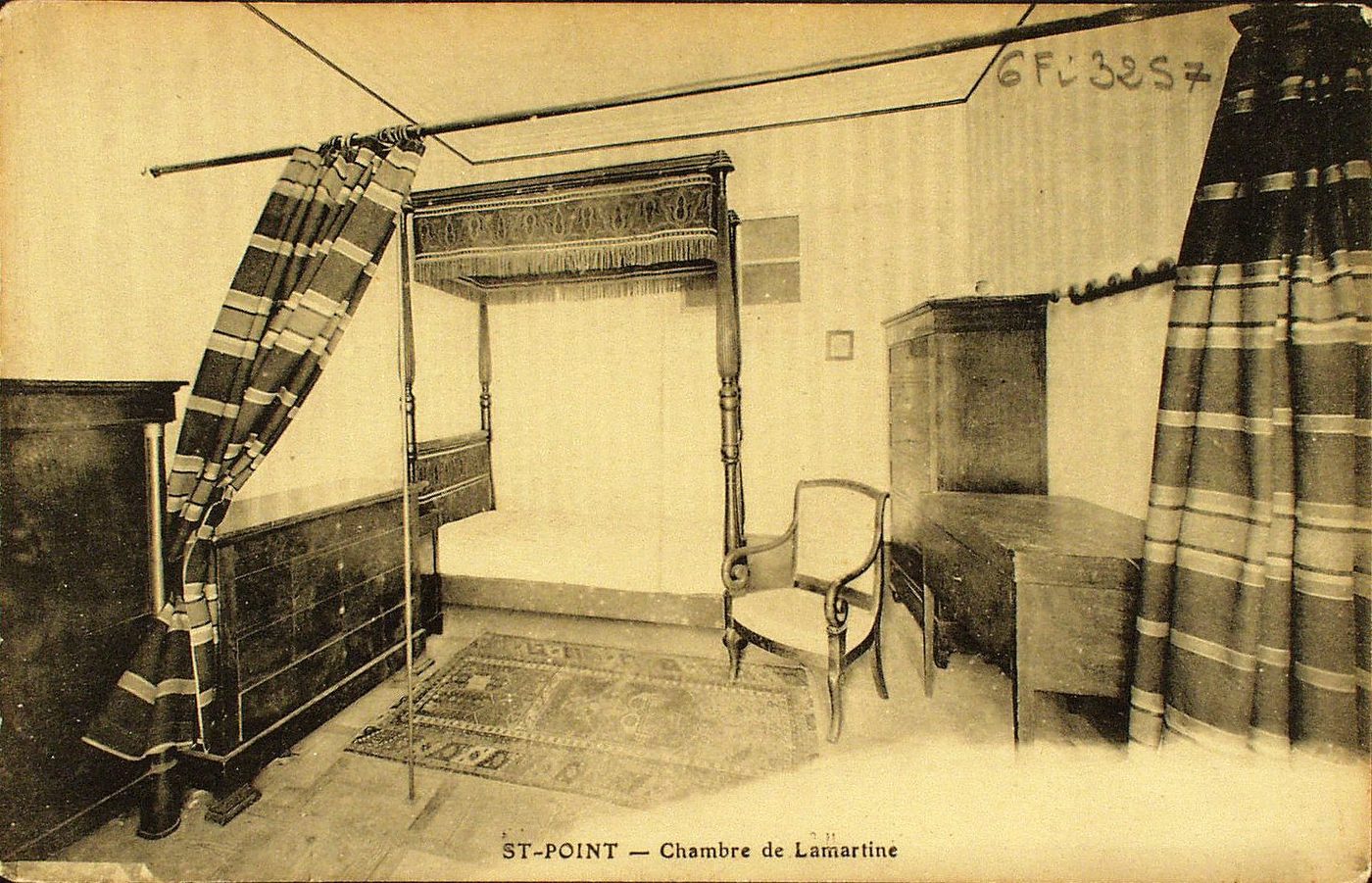 Saint-Point. Chambre de Lamartine.
