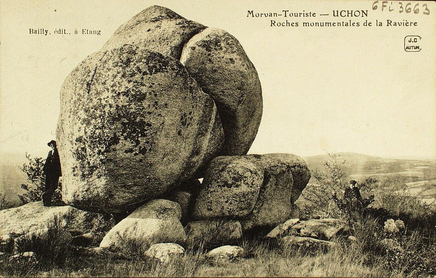 Morvan-Touriste. Uchon. Roches monumentales de la Ravière.
