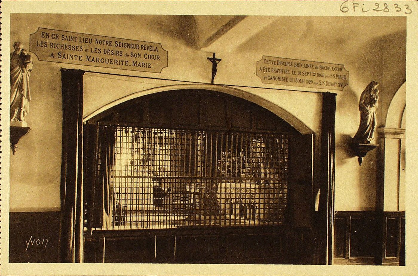 La douce France. Paray-le-Monial (Saône-et-Loire). Monastère de la Visitation. Choeur des religieuses où sainte Marguerite-Marie Alacoque était en prière au moment des grandes révélations de 1673 à 1675.