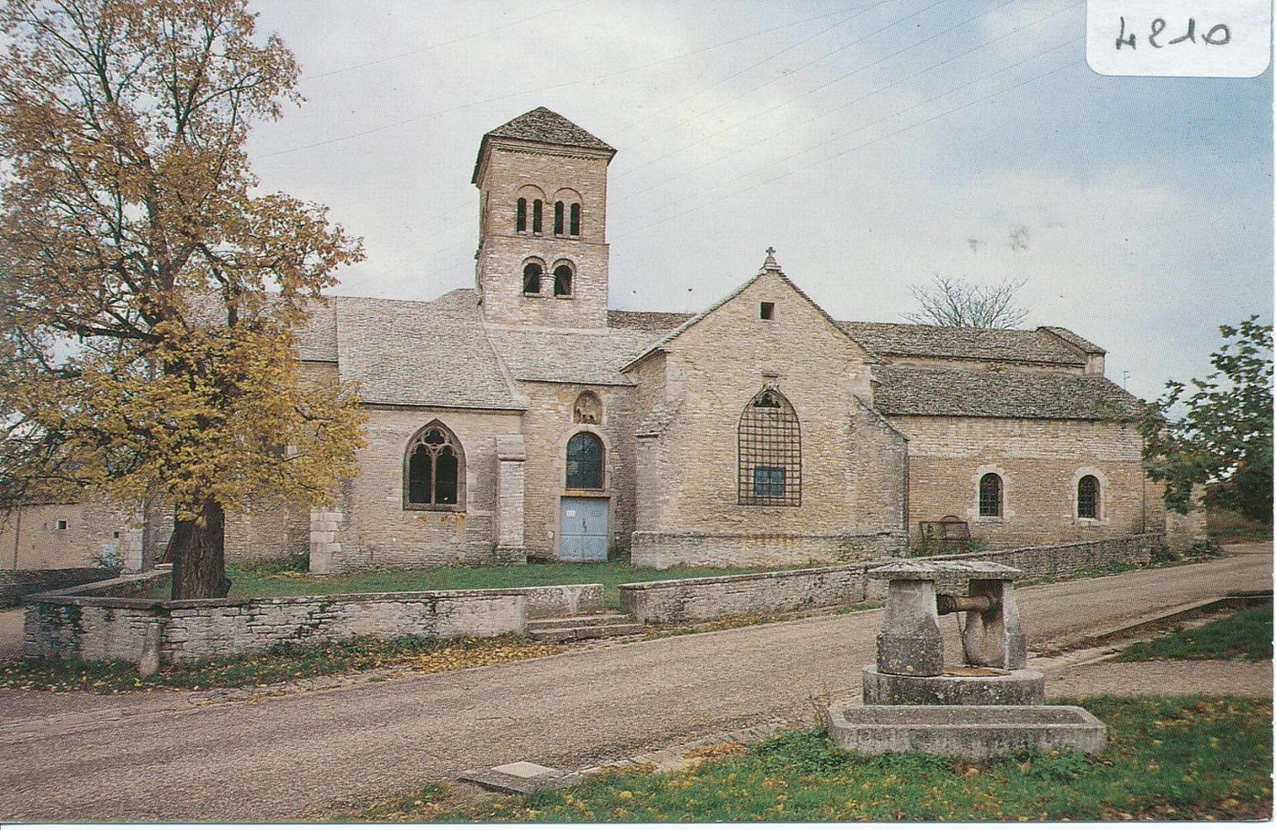 Sennecey-le-Grand. L'église.