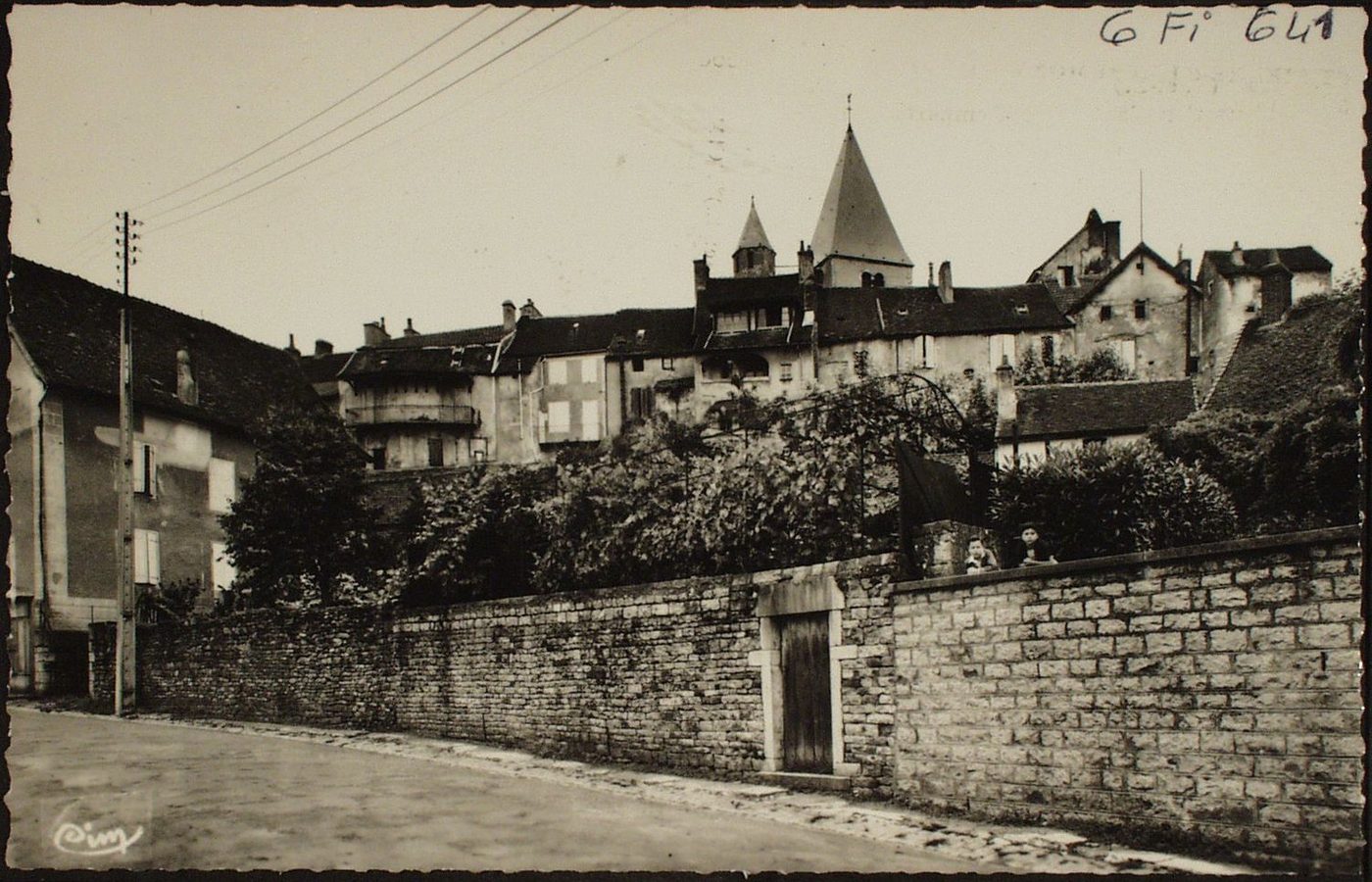 Buxy. Quartier des vieux remparts.
