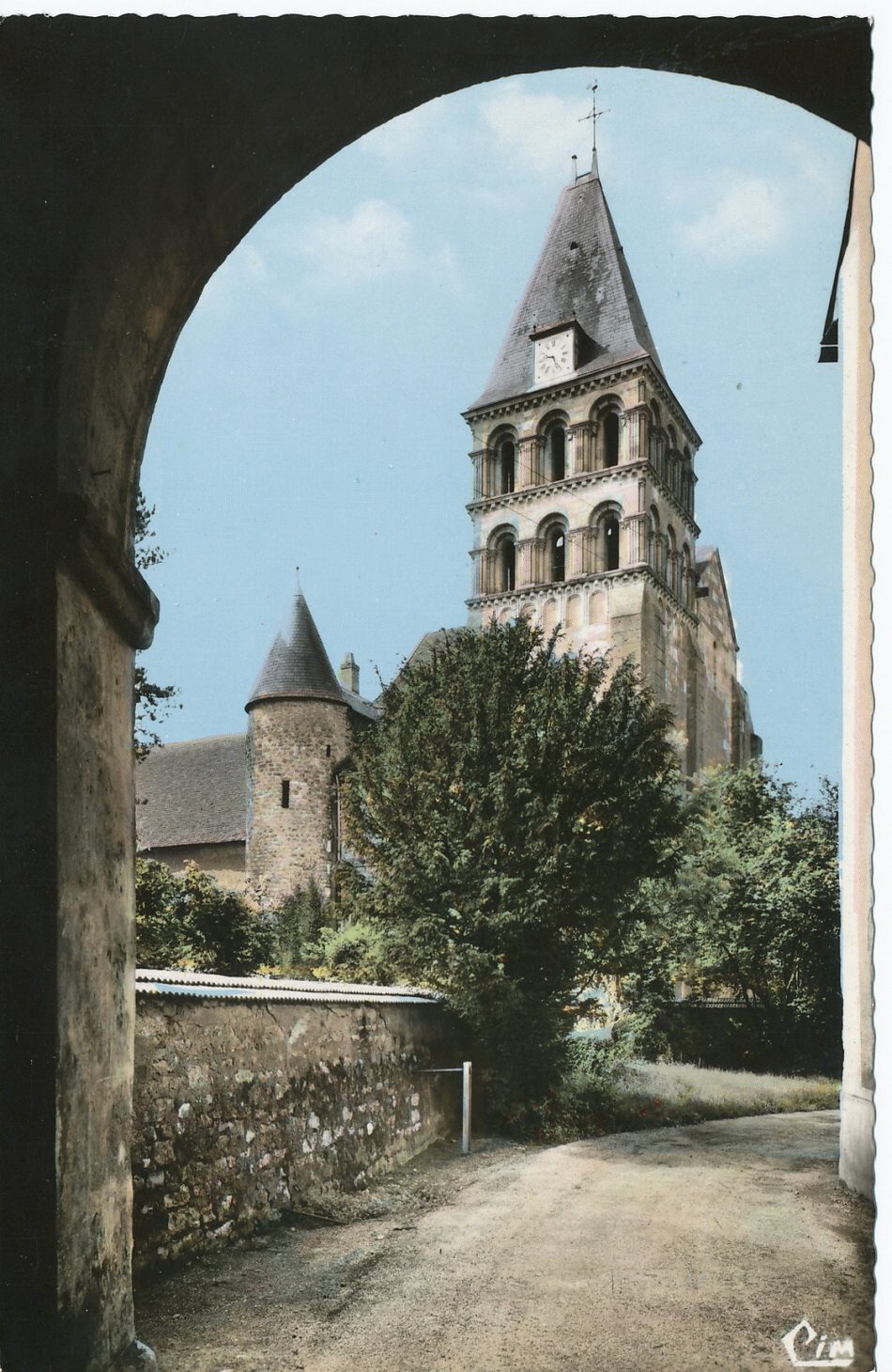 Perrecy-les-Forges. Eglise romane (XIIe s.).