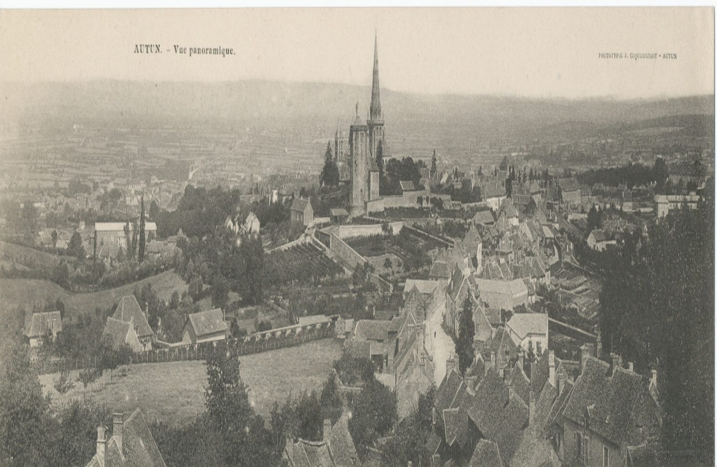 Autun. Vue panoramique.