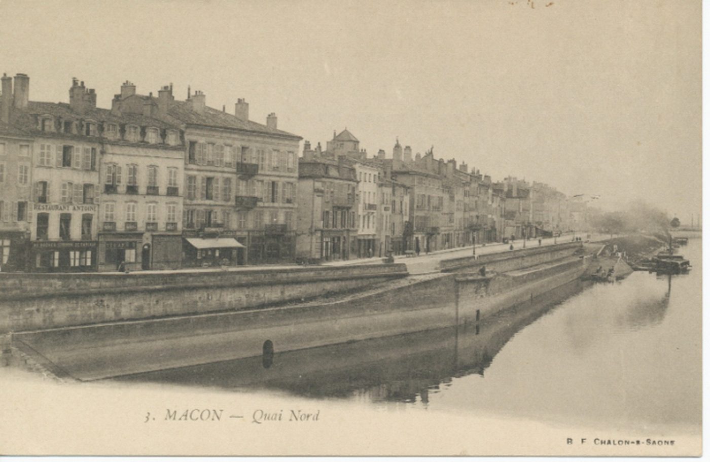 Mâcon. Quai nord.