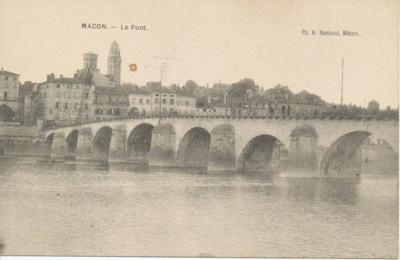 Mâcon. Le pont.