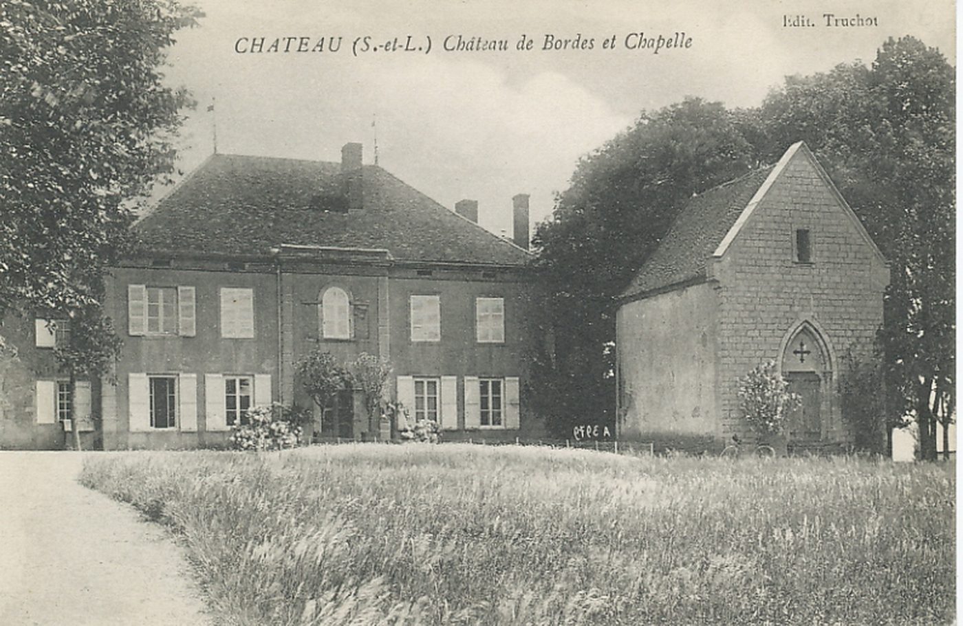 Château. Château de Borde et chapelle