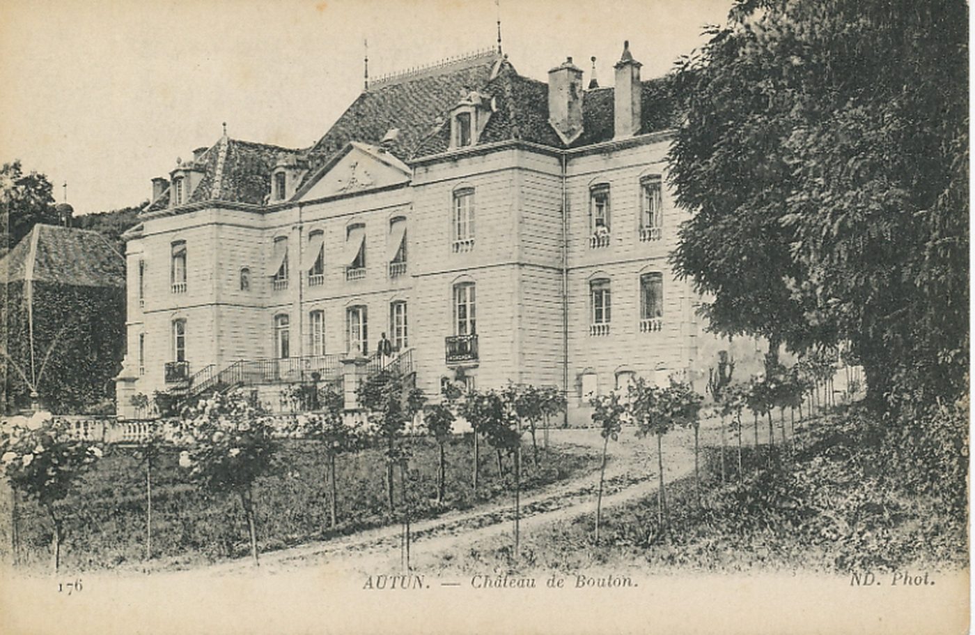 Autun. Château de Bouton.