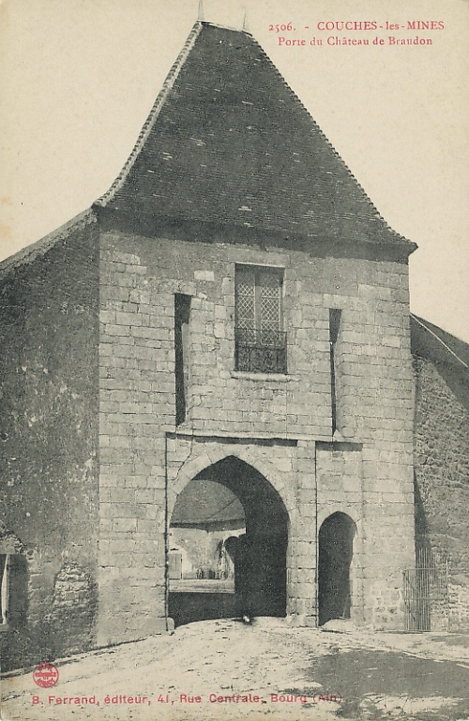 Couches-les-Mines. Porte du château de Brandon.