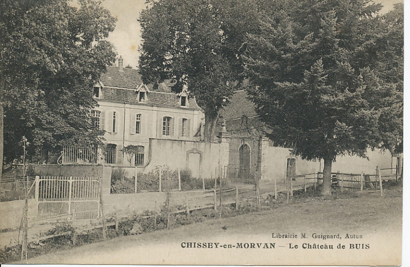 Chissey-en-Morvan. Le château de Buis.