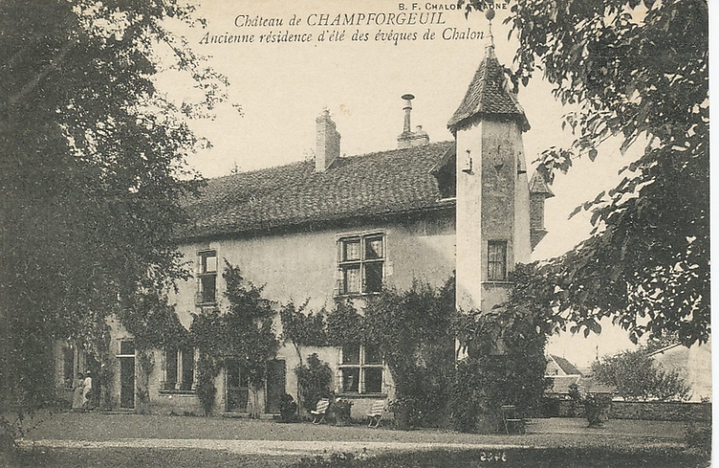 Château de Champforgeuil. Ancienne résidence d'été des évêques de Chalon.