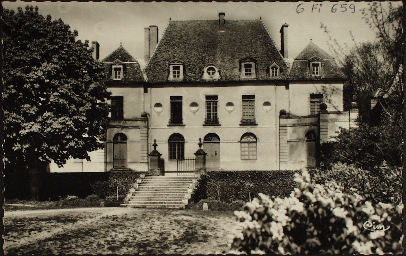 La Selle-en-Morvan. Château de la Vesvre.