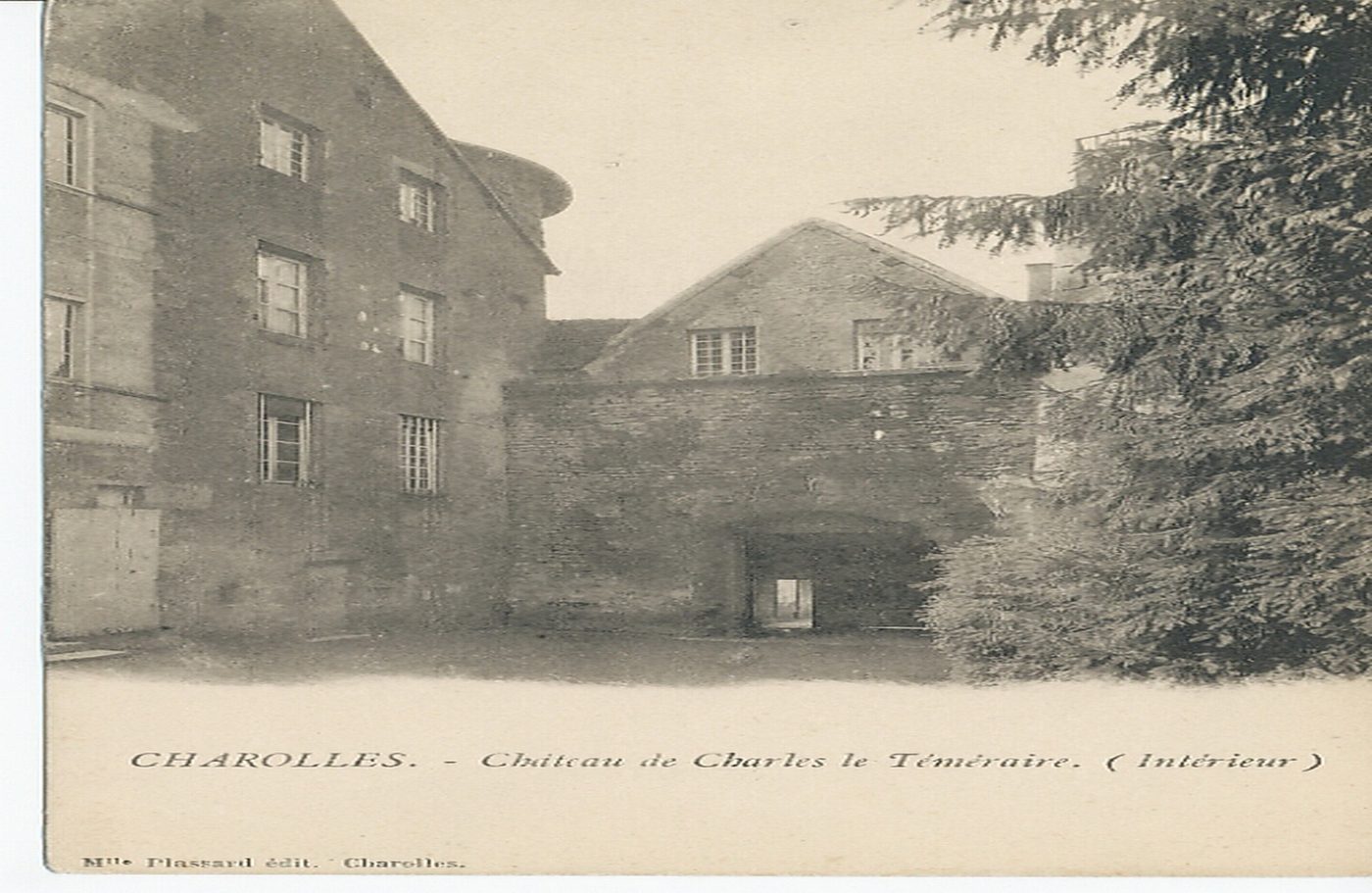 Charolles. Château de Charles le Téméraire (intérieur).