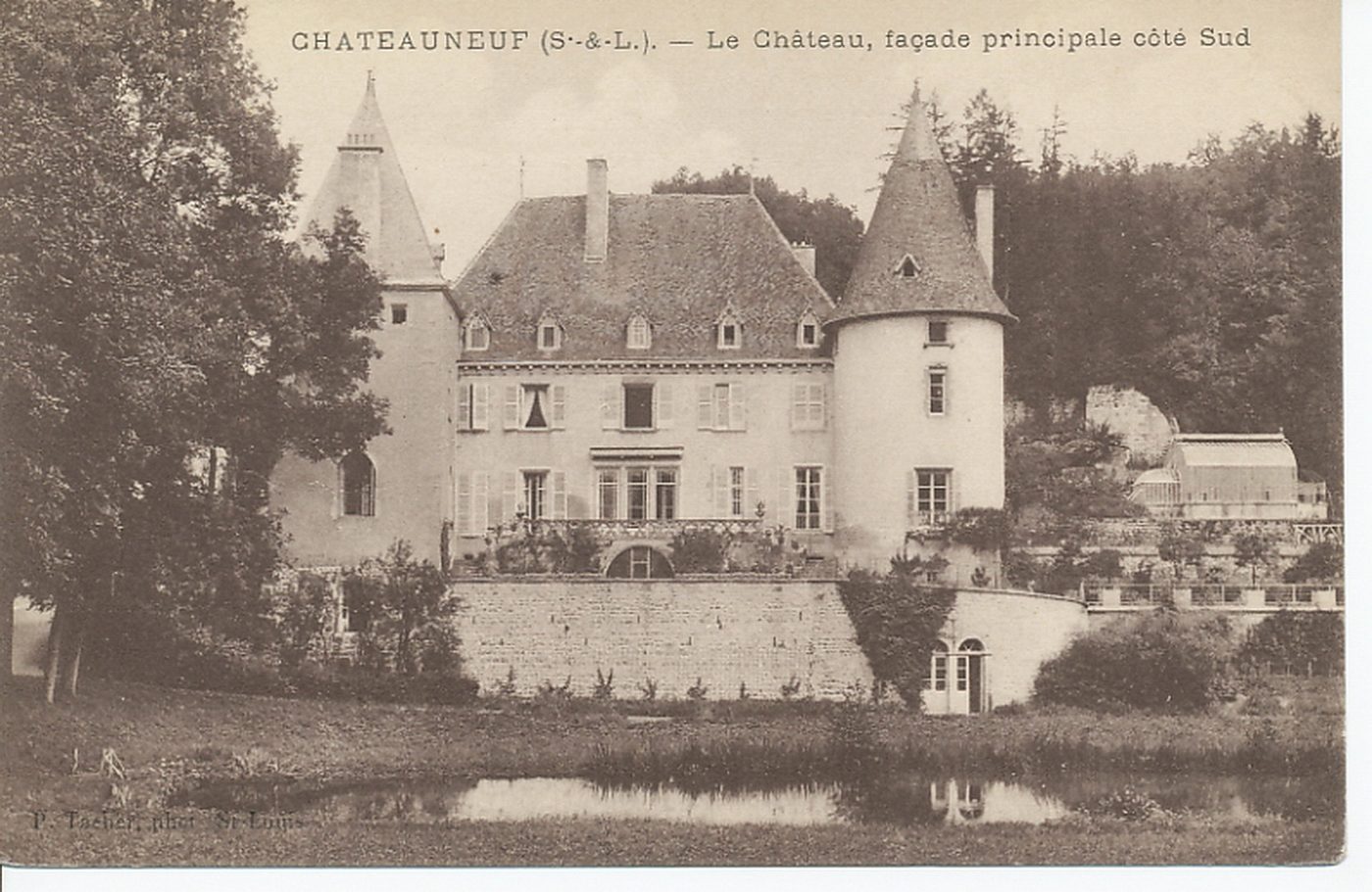 Châteauneuf. Le château, façade principale côté sud.