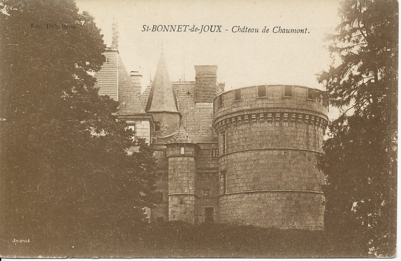 Saint-Bonnet-de-Joux. Château de Chaumont.