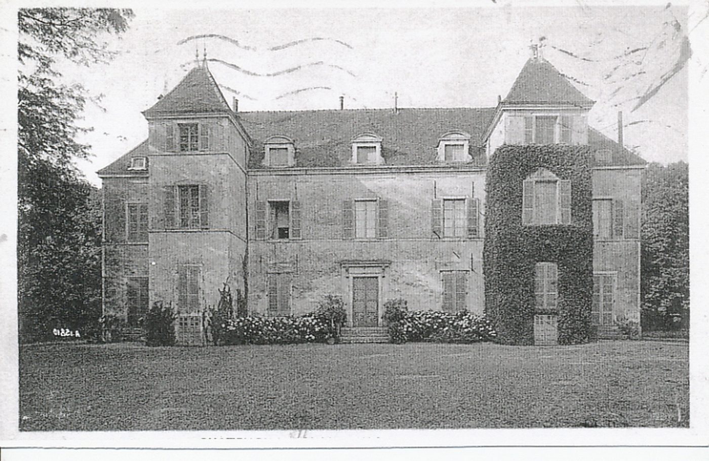 Chatenoy-le-Royal. Château de Charreconduit.
